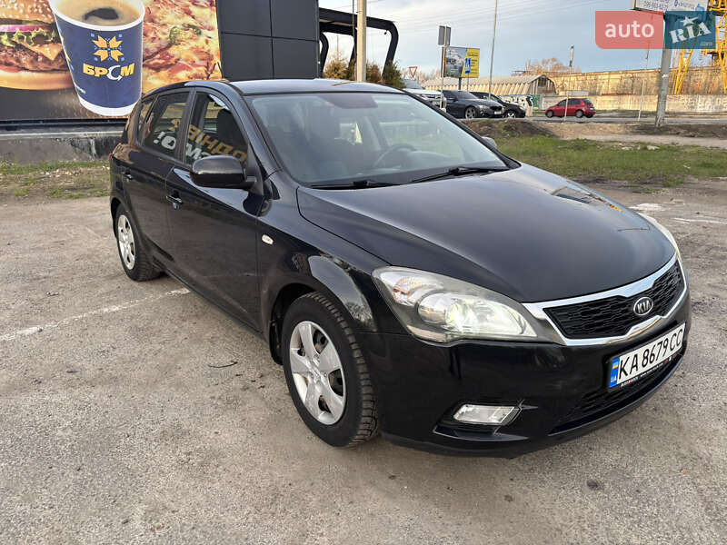 Kia Ceed (2010)