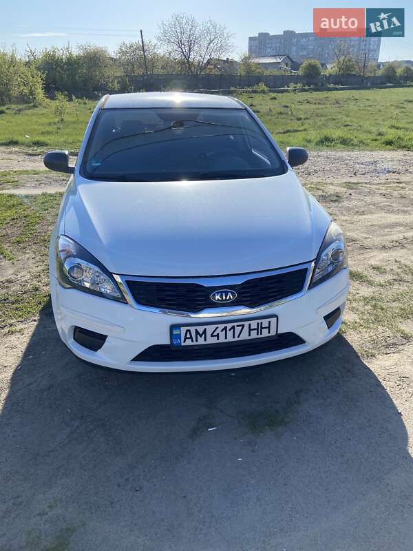 Kia Ceed (2011)
