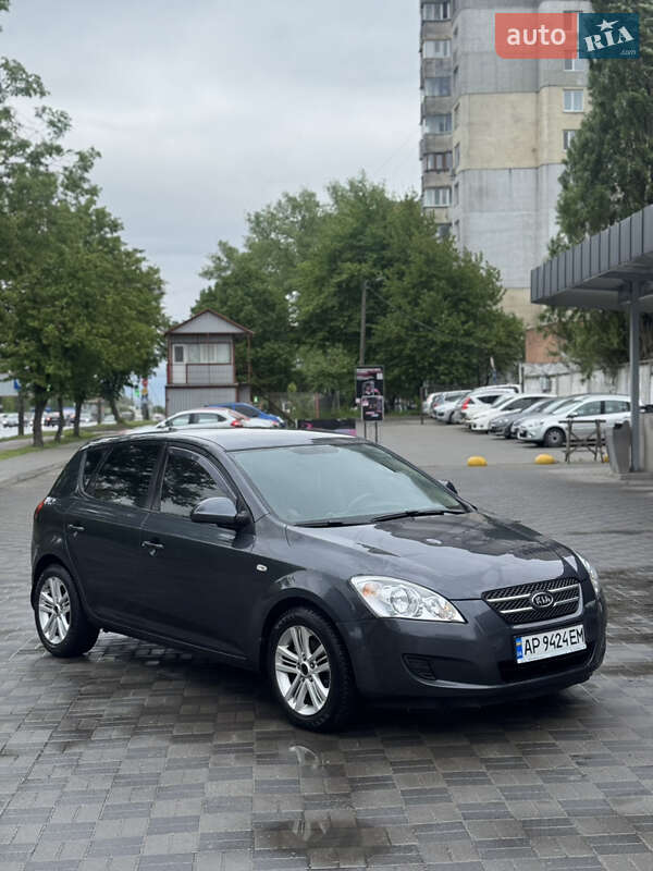 Kia Ceed (2008)