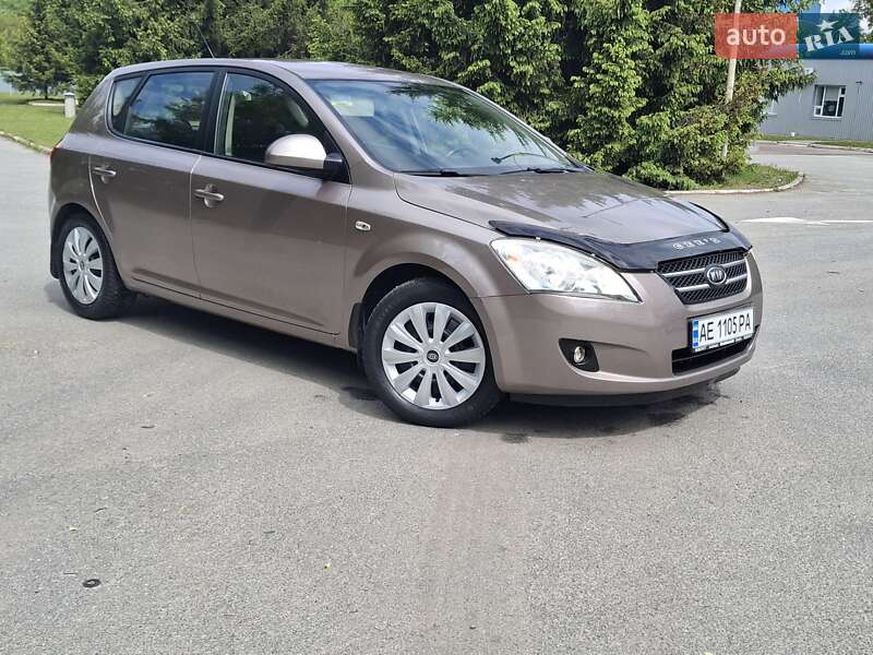 Kia Ceed (2007)