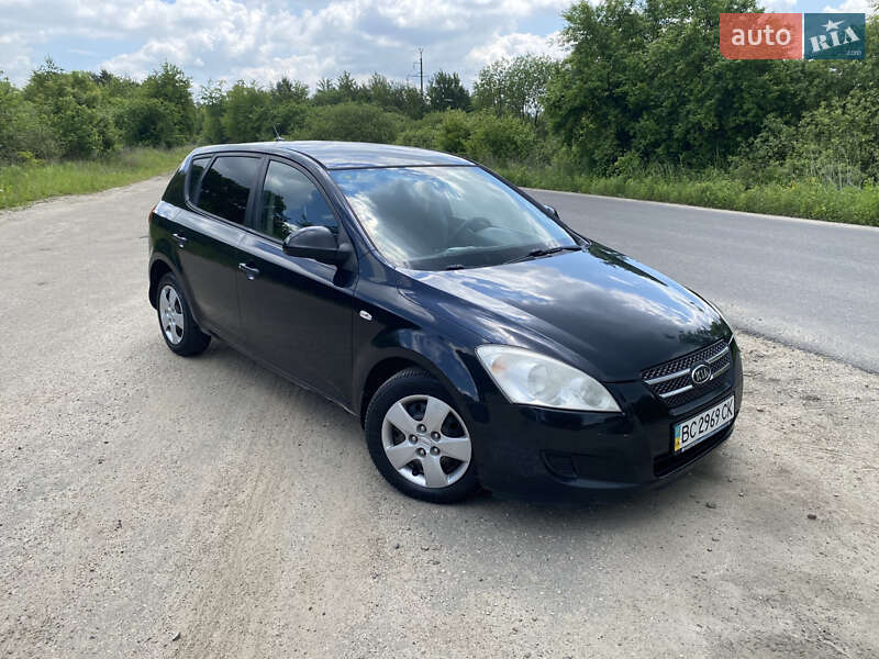 Kia Ceed (2008)