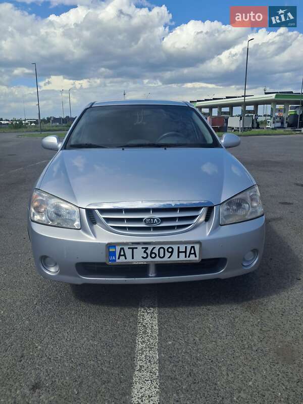 Kia Cerato (2005)