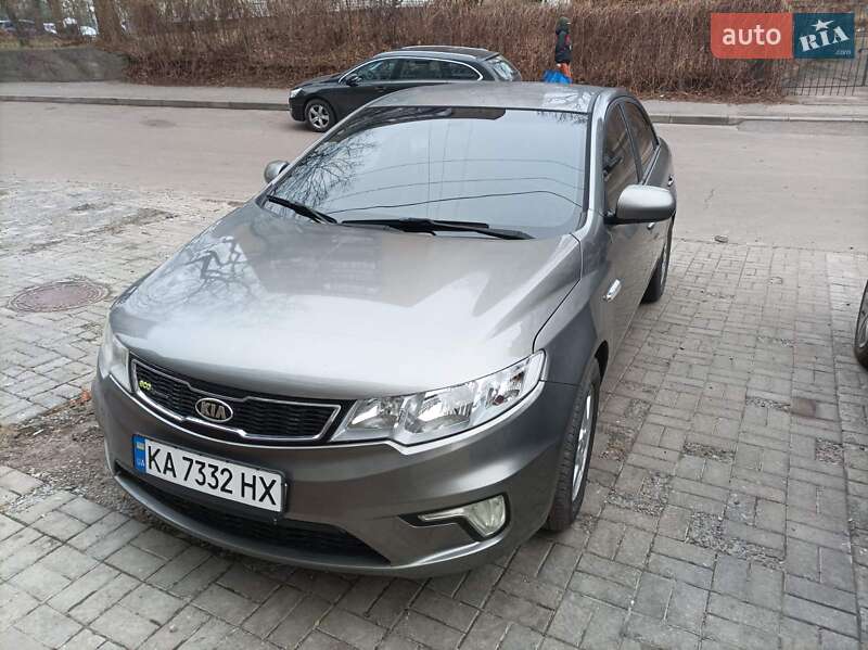 Kia Forte (2010)