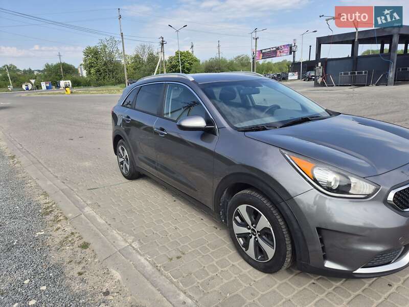 Kia Niro (2016)