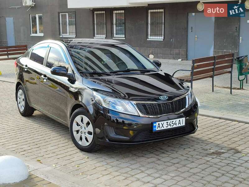 Kia Rio (2012)