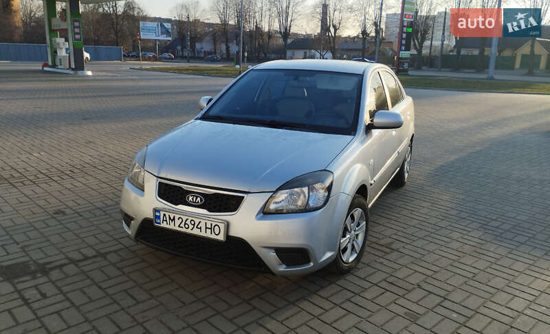 Kia Rio (2010)