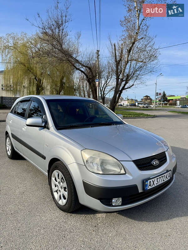 Kia Rio (2007)