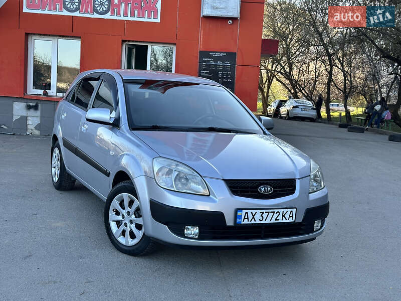 Kia Rio (2007)
