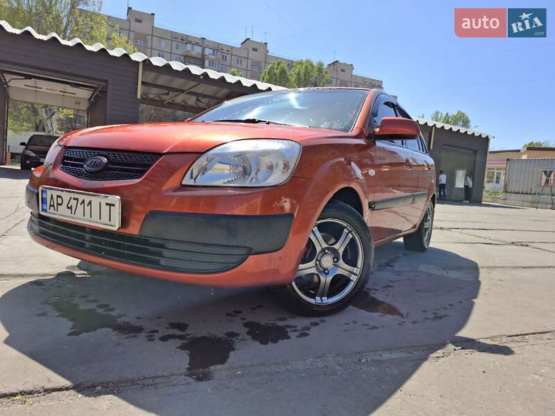 Kia Rio (2007)