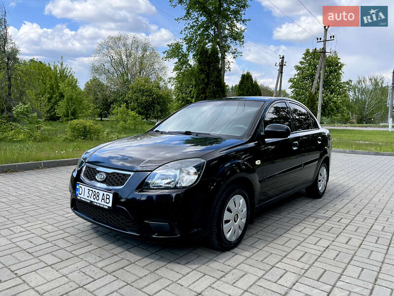 Kia Rio (2010)