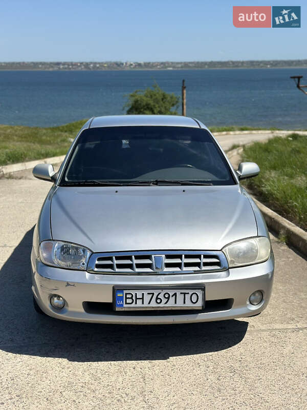 Kia Sephia (2003)