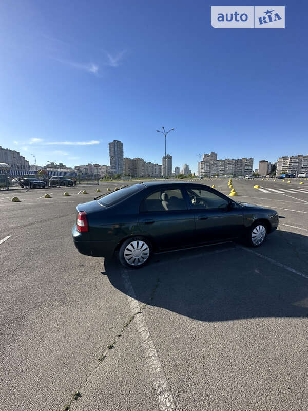 Kia Shuma (1999)