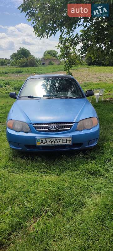 Kia Shuma (2003)