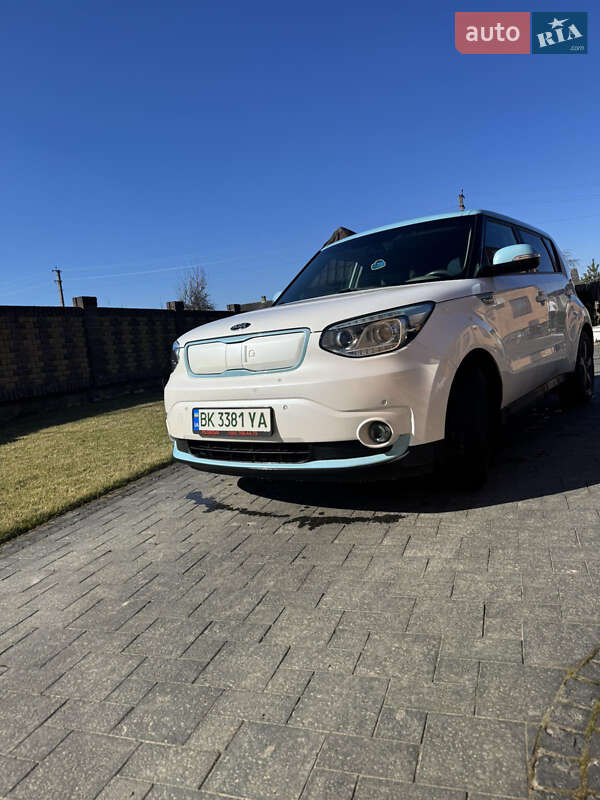 Kia Soul ev (2015)