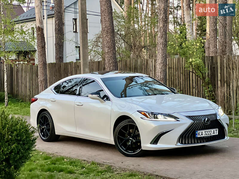 Lexus Es (2018)