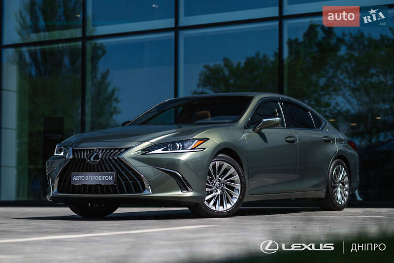 Lexus Es (2023)
