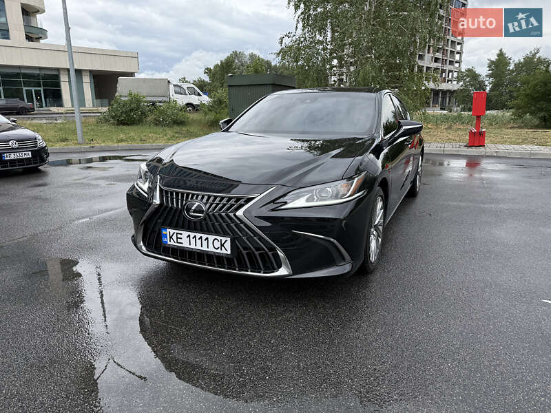 Lexus Es (2022)