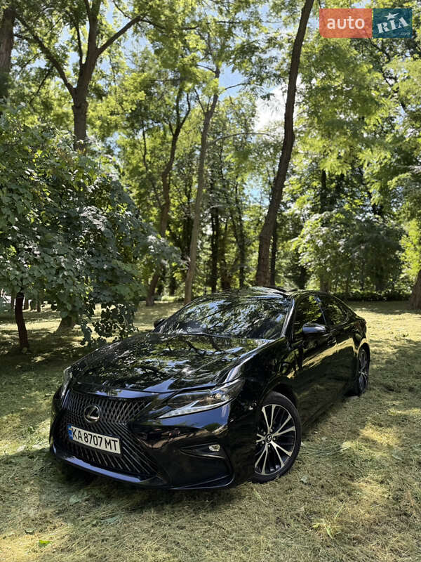 Lexus Es (2015)