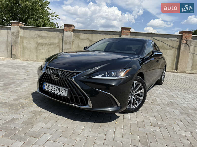 Lexus Es (2024)