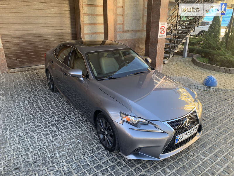 Lexus Is 200 (2015)