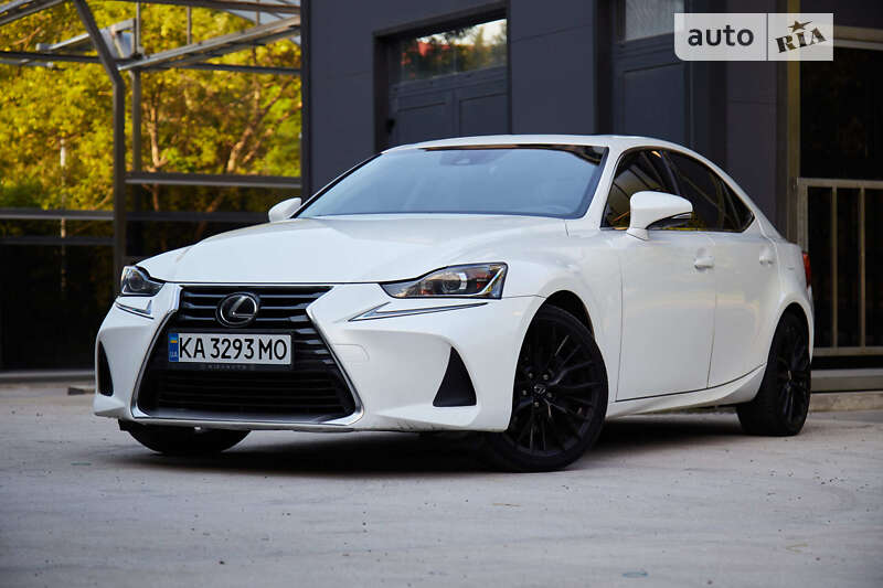 Lexus Is 200t (2017)
