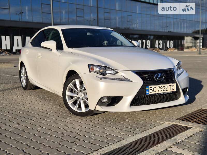 Lexus Is 250 (2015)