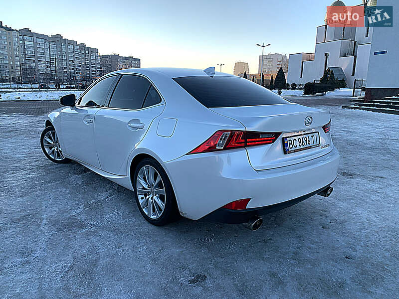 Lexus Is (2015)