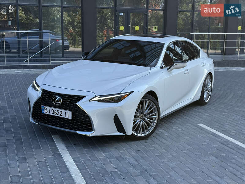 Lexus Is (2024)