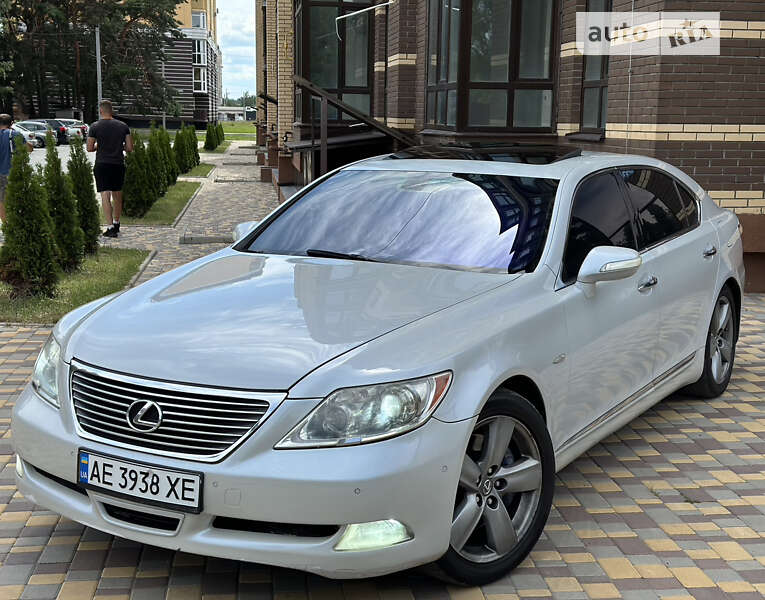 Lexus Ls 460 l (2007)