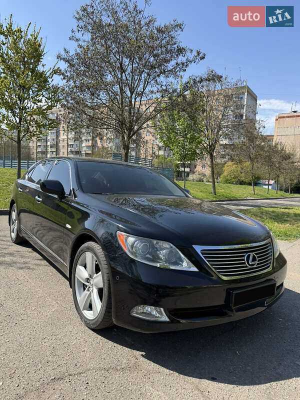 Lexus Ls (2008)
