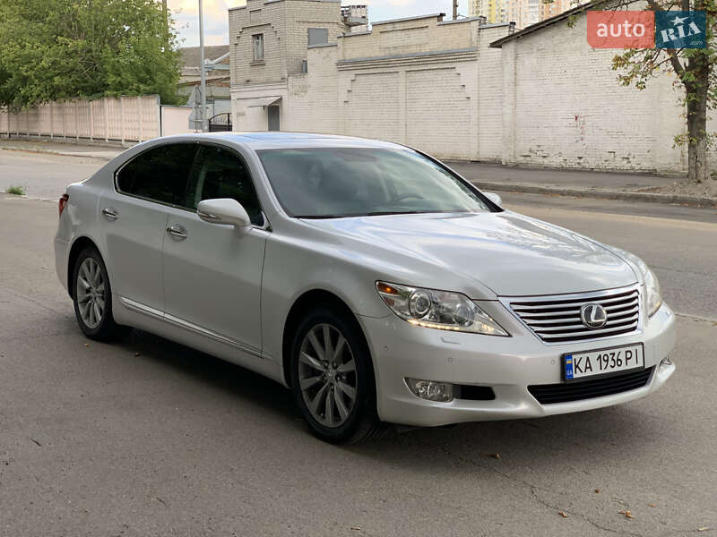 Lexus Ls (2010)