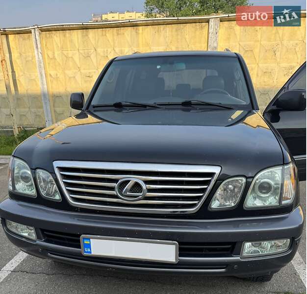 Lexus Lx (2004)
