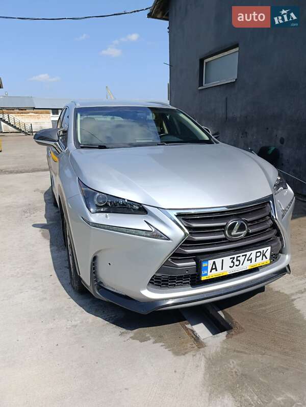 Lexus Nx (2015)