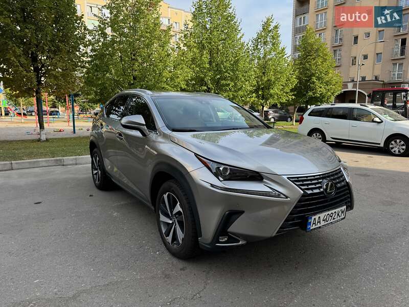 Lexus Nx (2019)