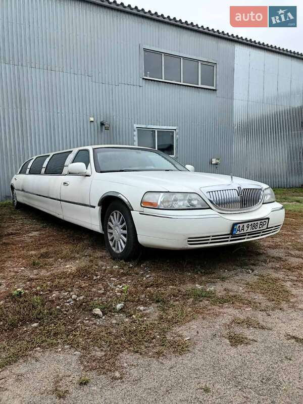 Lincoln Town car (2002)