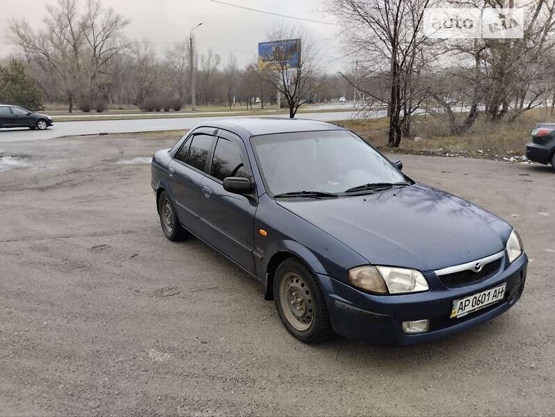 Mazda 323 (2000)