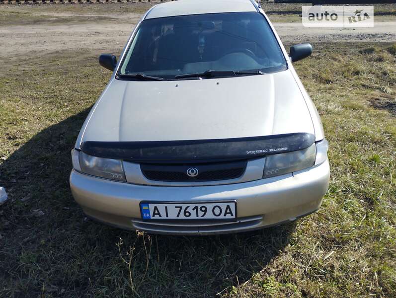 Mazda 323 (1997)
