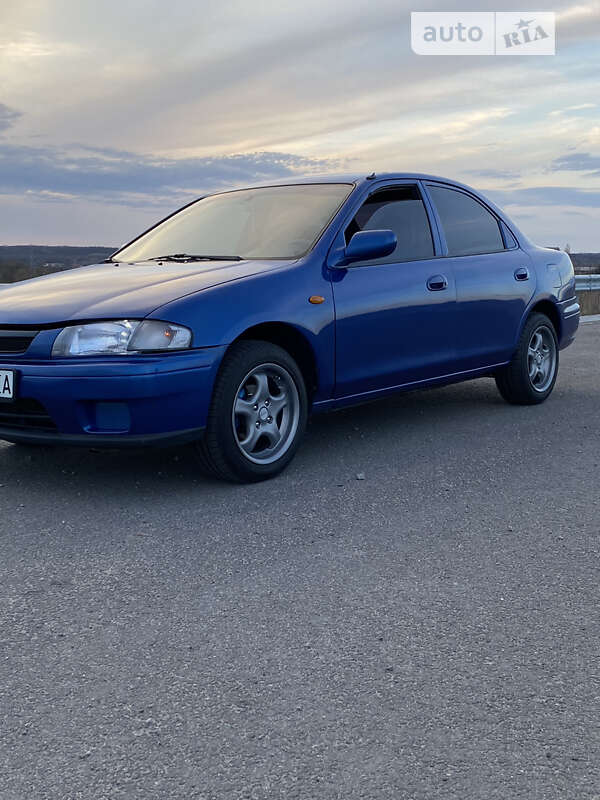 Mazda 323 (1998)