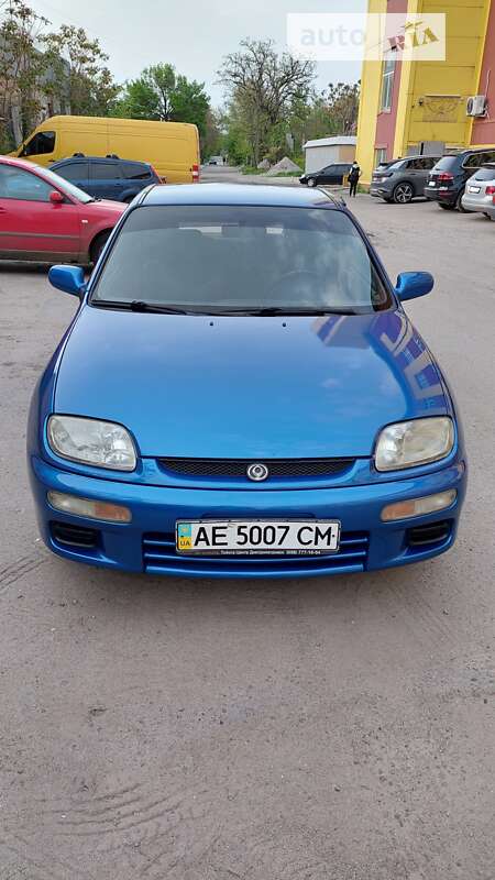 Mazda 323 (1995)