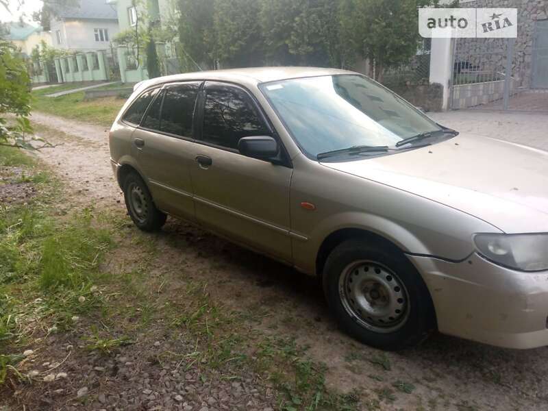 Mazda 323 (2002)