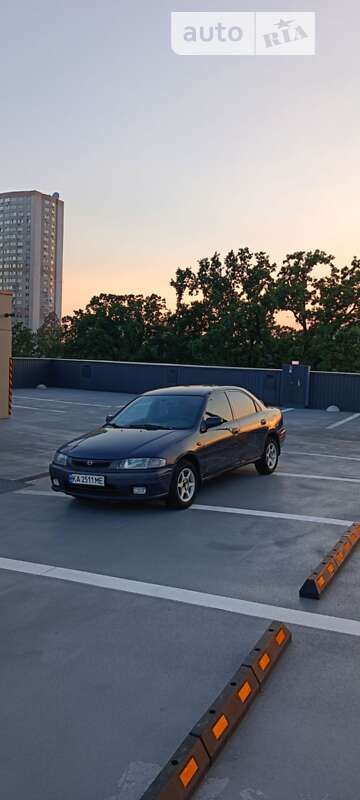 Mazda 323 (1998)