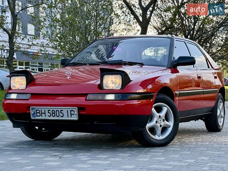 Mazda 323 (1990)
