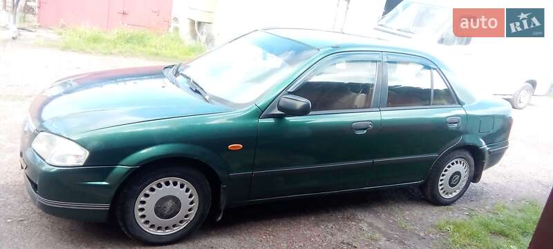 Mazda 323 (2000)