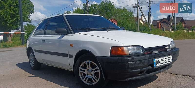 Mazda 323 (1989)