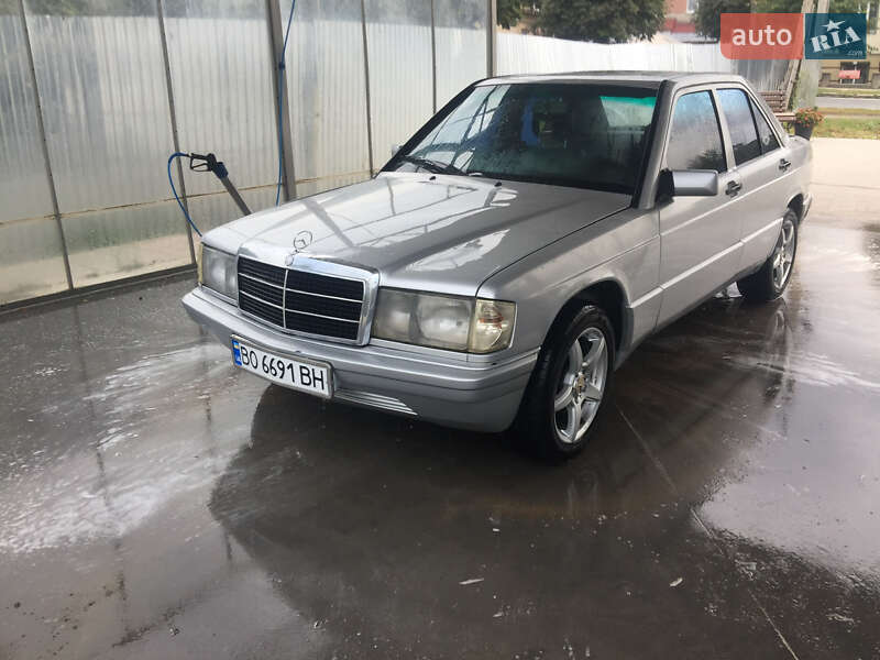 Mercedes-benz 190 (1984)