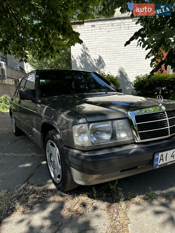 Mercedes-benz 190 (1990)