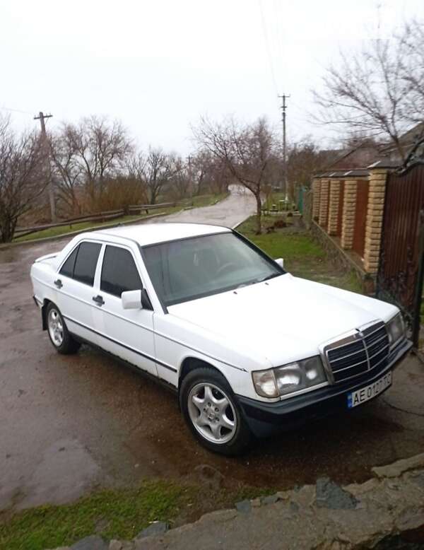 Mercedes-benz 190 (1988)