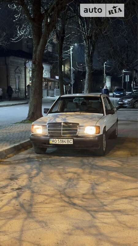 Mercedes-benz 190 (1987)