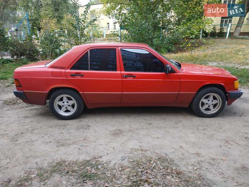 Mercedes-benz 190 (1990)