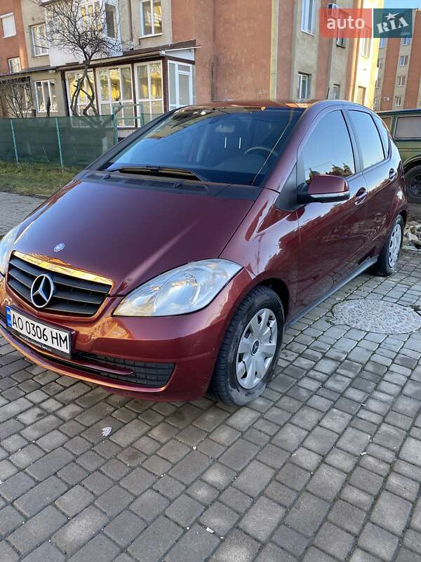 Mercedes-benz A-class (2010)